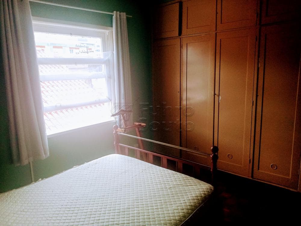 p0ybp-quarto.jpg