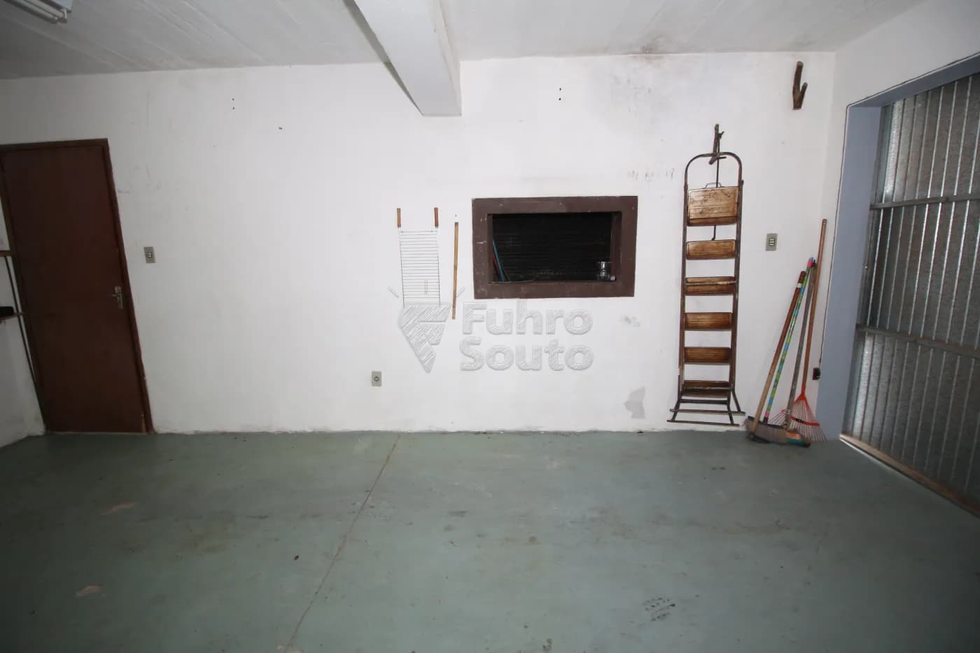 pb7u6j-garagem.webp