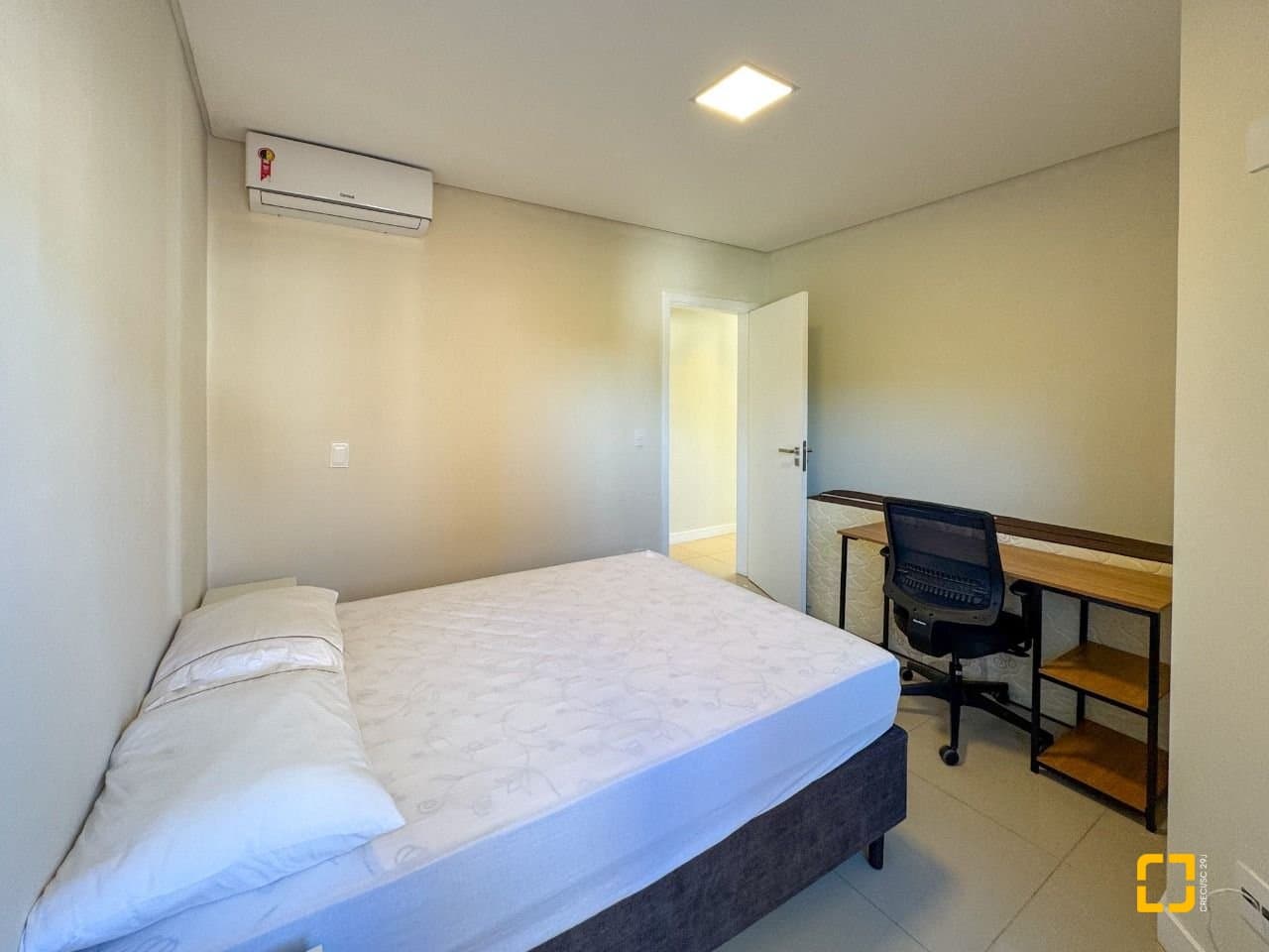 pp6jkt-iP954X43Awl_56135686f0326ac61b.jpg