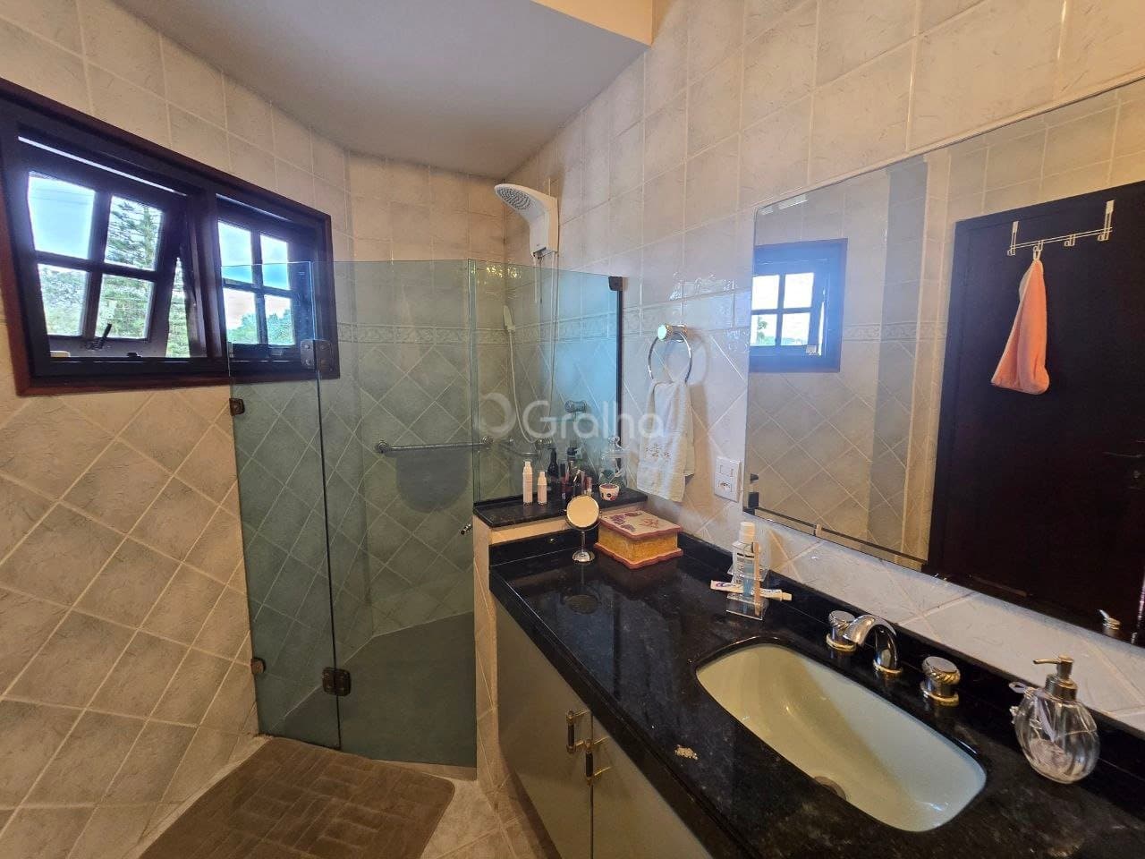 qc0wk-it1Q742TZ7c36X41mG_395196894943342287.jpg