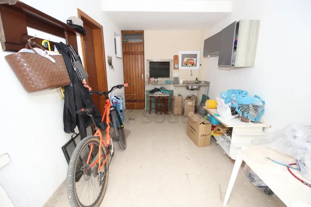 qee0r-garagem.webp