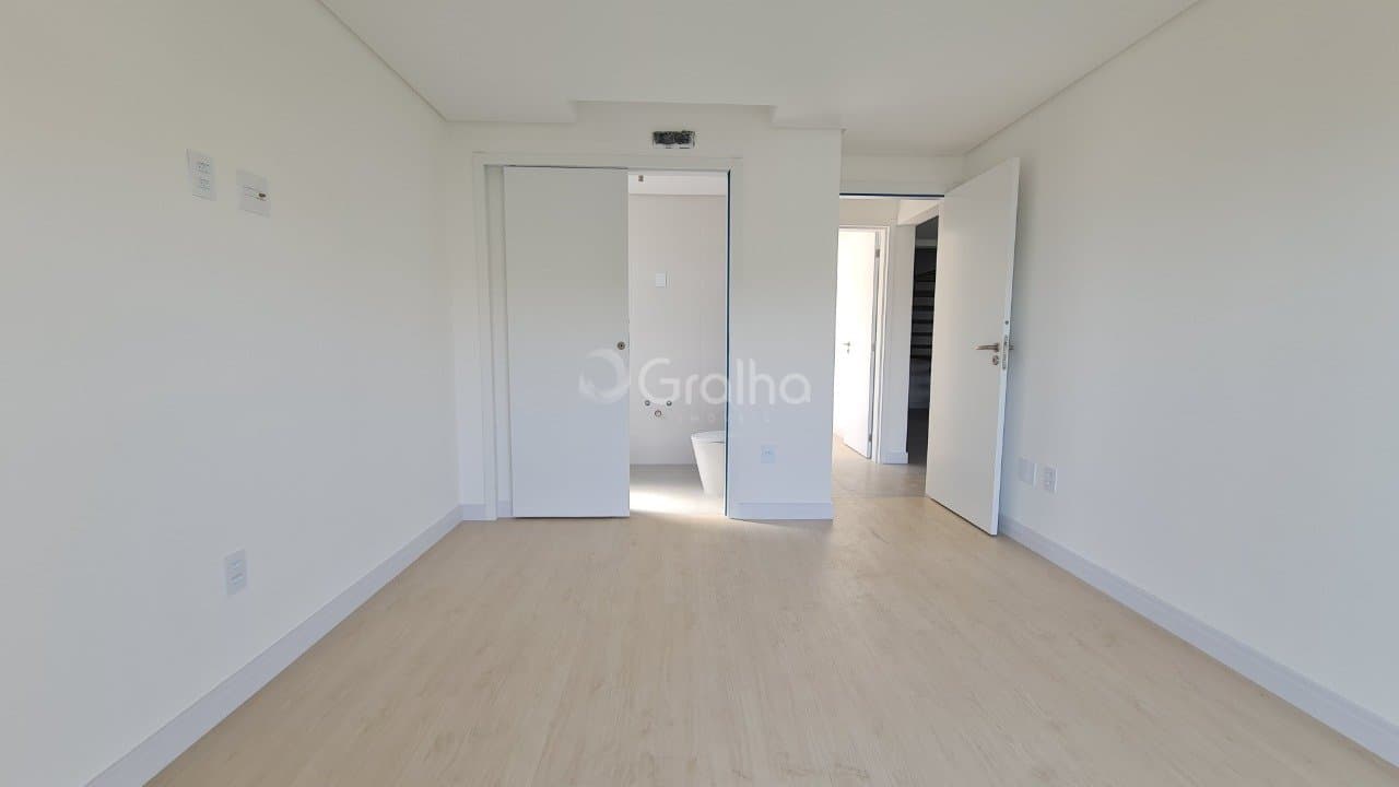 qkrwmg-i368XdJ6QE_3989968b8af3cada7f.jpg
