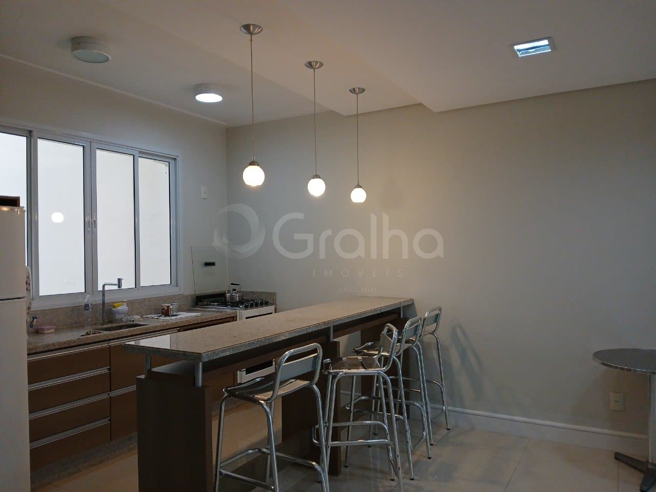 qmrv0g-i9qZAA_4067169025b0a8c247.jpg