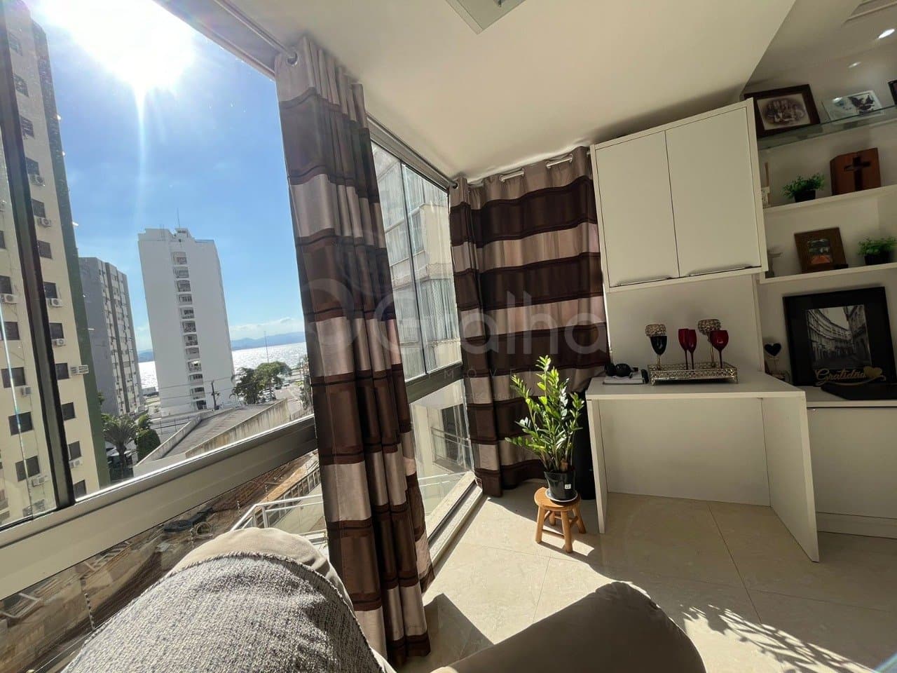 qodl-i67eMe3K932F94869fP_420596997109779498.jpg