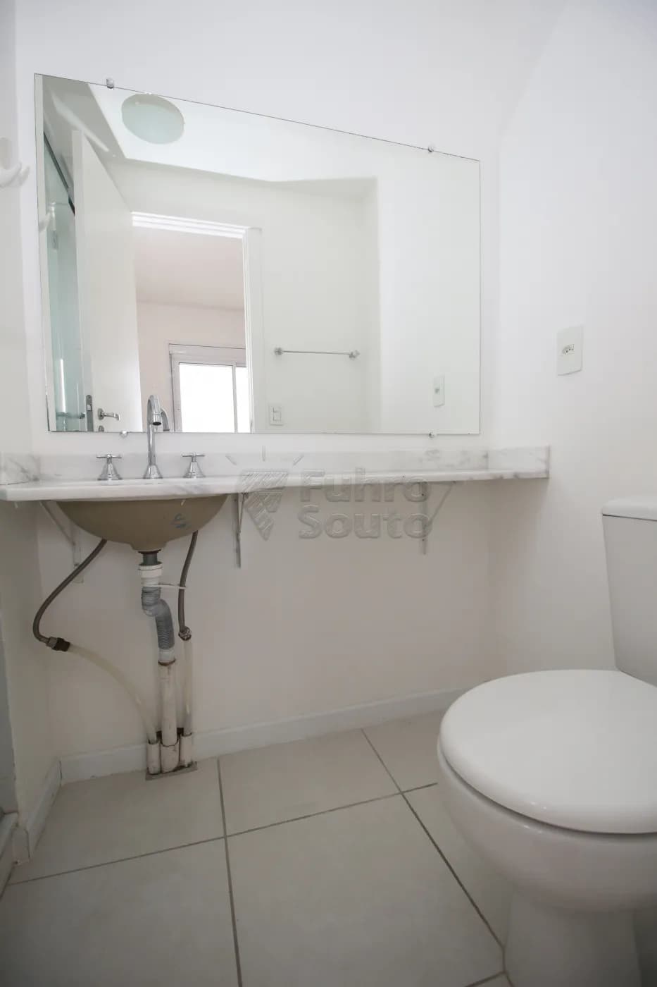 qtsli-banheiro-suite.webp