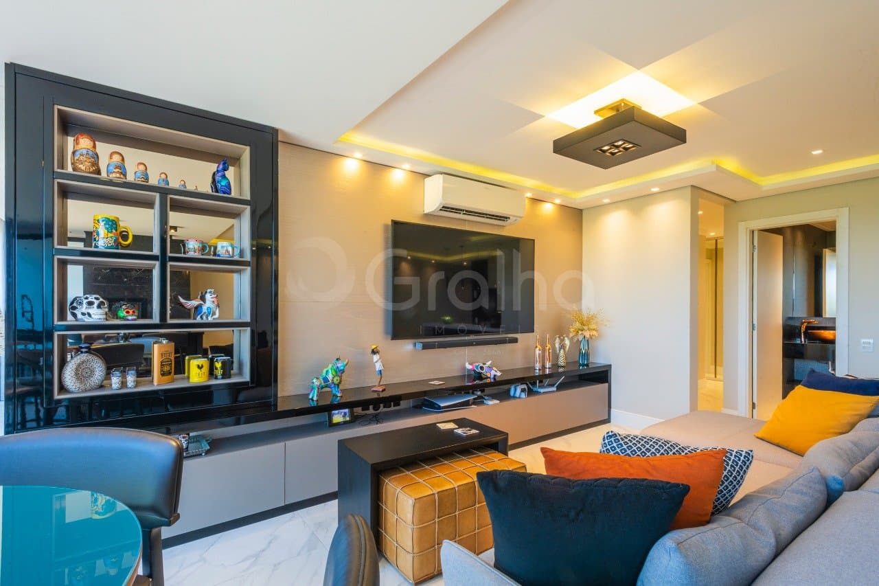 qyo87-i8iU3M39K2Rm85rG_40127692474c544bed.jpg