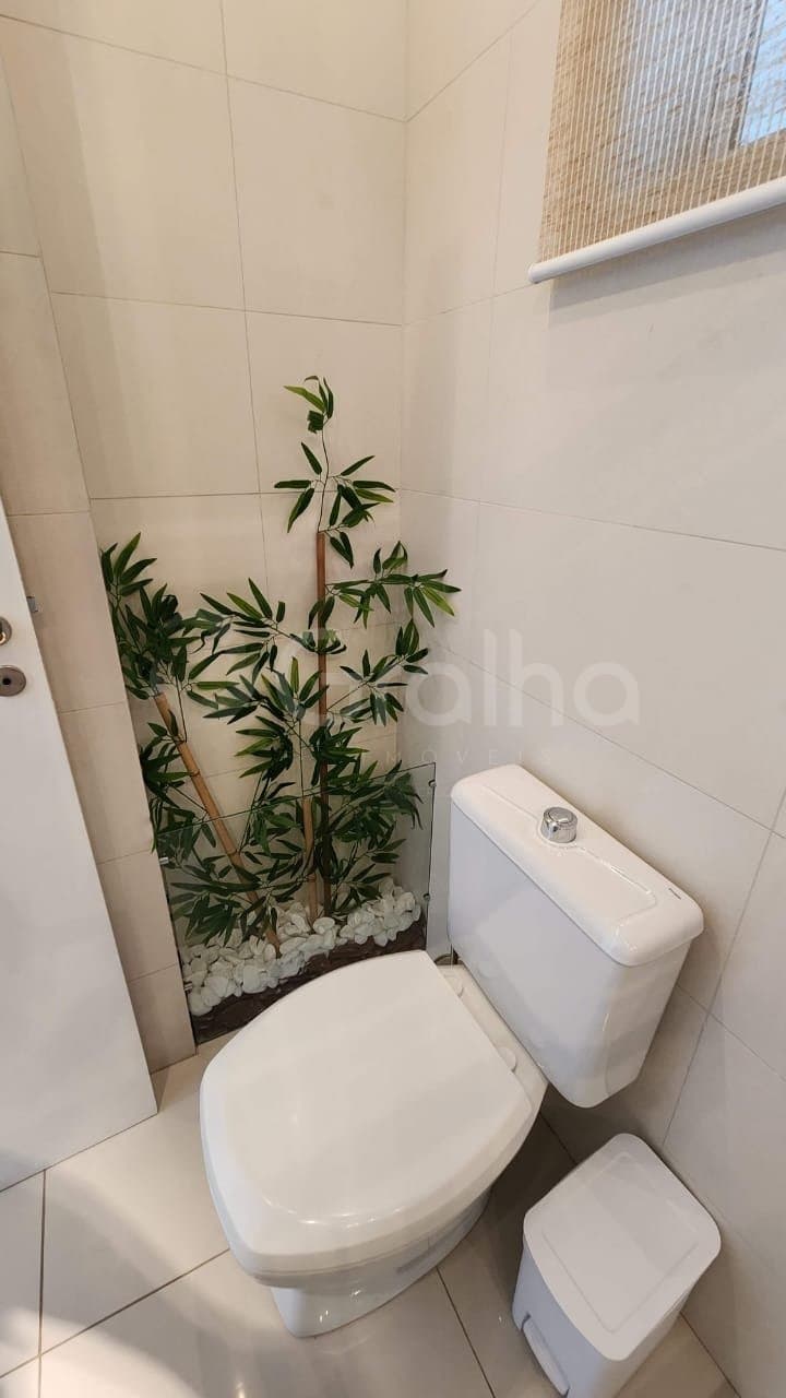 r2dmb-i216uI_40753690a562adb5de.jpg
