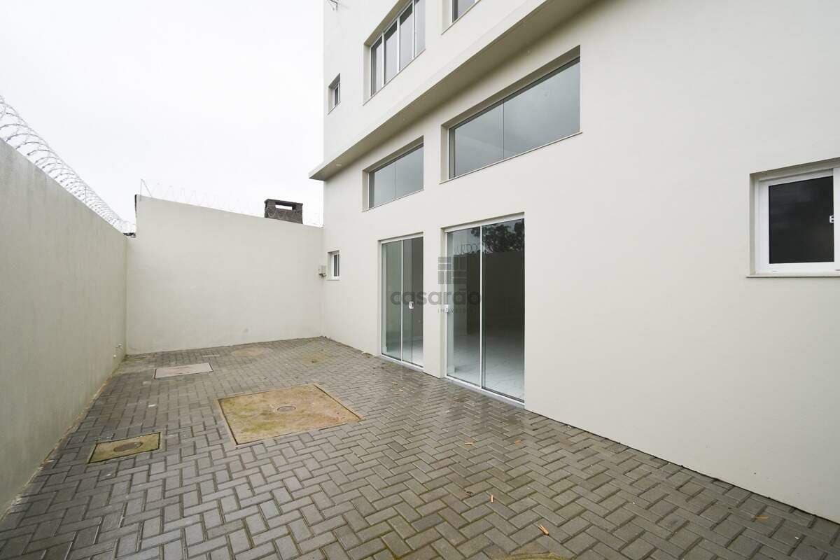 r3grgr-predio-no-pelotas-patio.jpg