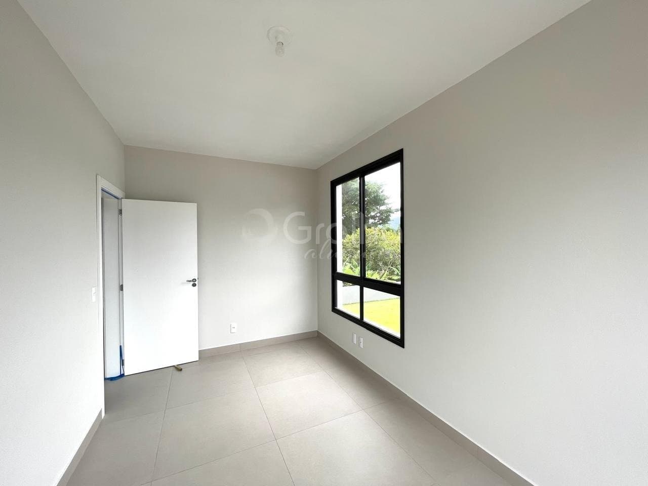 rcb8da-i3vsOSO418z_2870769b0752db4720.jpg