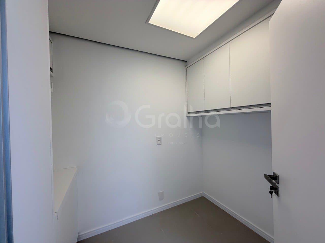 rh49gk-il36U1gNg73671649_407196905fb69da8e0.jpg