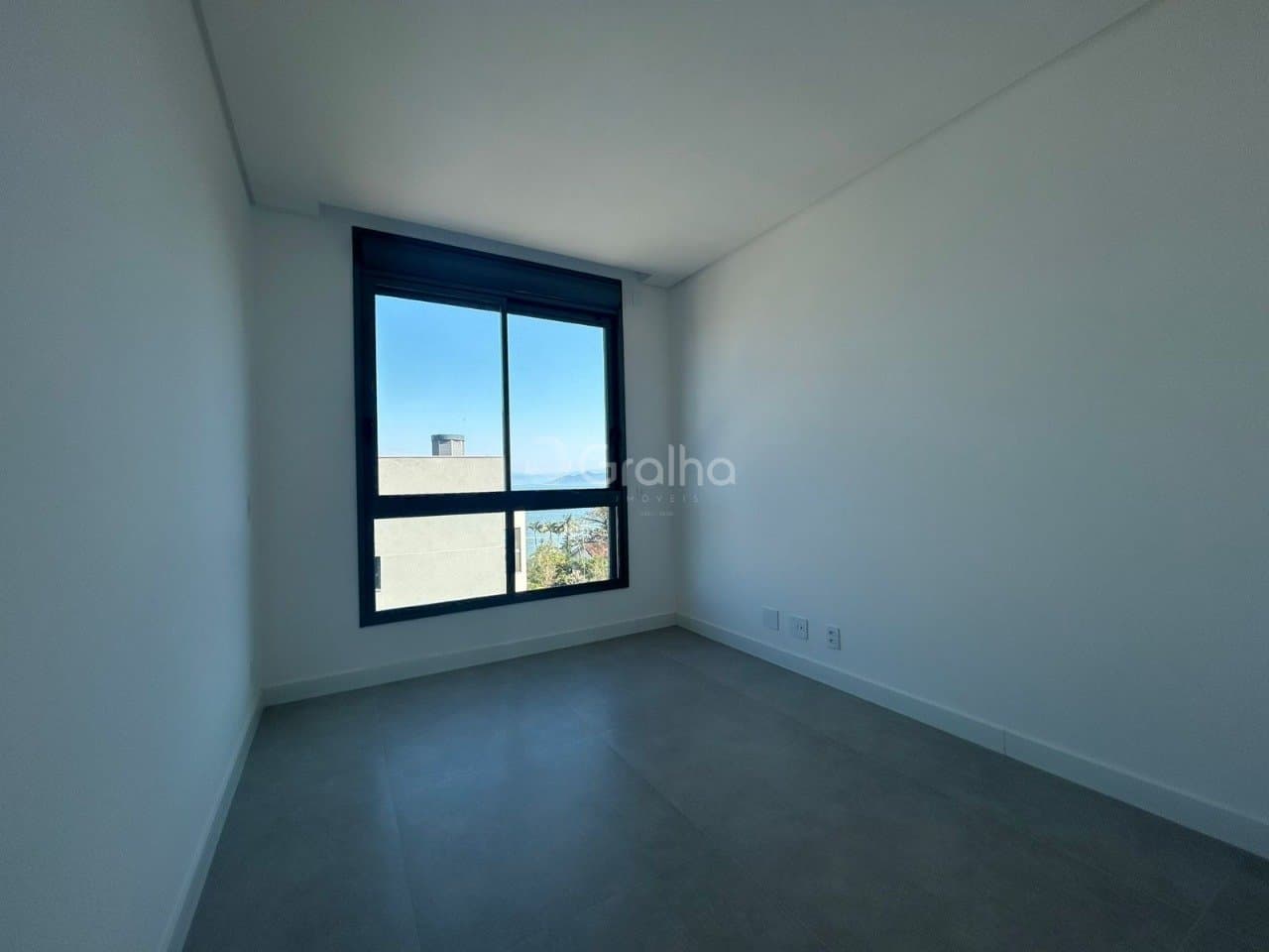 riynsa-i27Z55n7M438m47_39615689e2004beff3.jpg