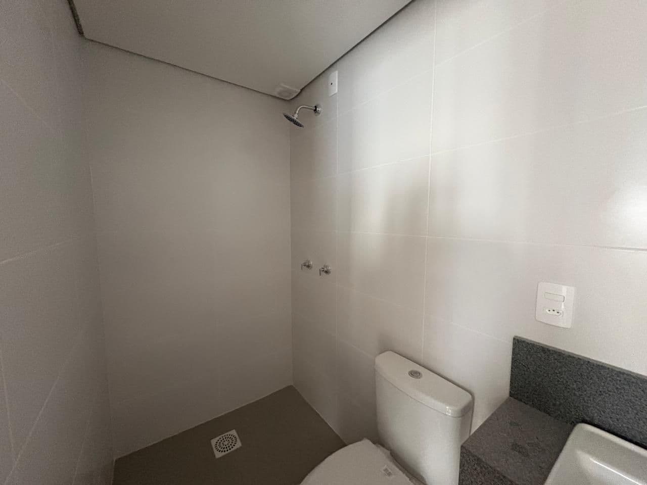 rm1ukn-img-297920207