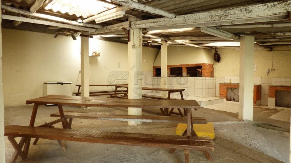 roj1qa-salao-de-festas.jpg