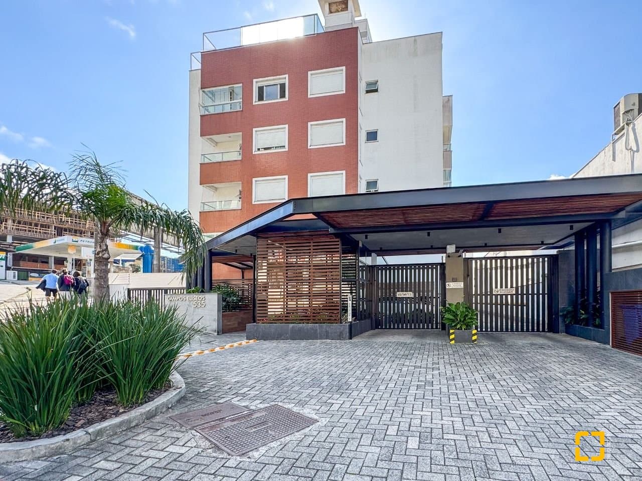 rqx47d-iTvW63u6KQ5n6LZl5_5615368726a40765de.jpg