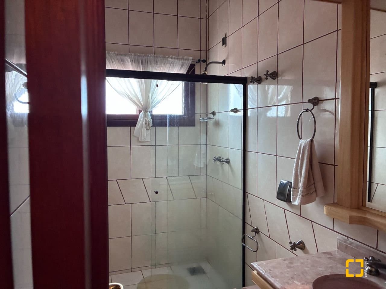 rusdt9-iy45J51w982eL_5851769a0cc15ec2a0.jpg