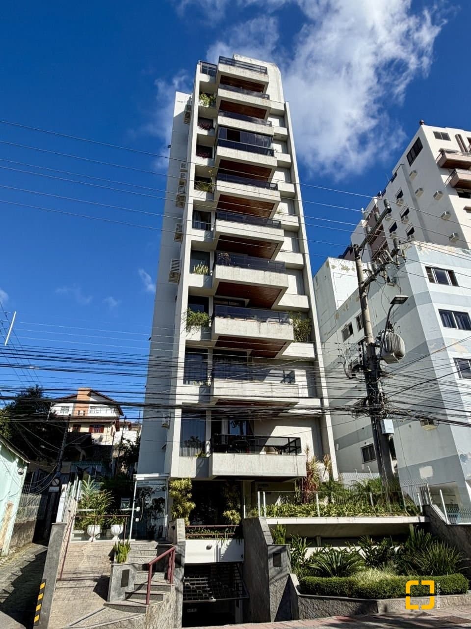 rwz7z-i9K6HIn165LV_5946569f0f06d96f9f.jpg