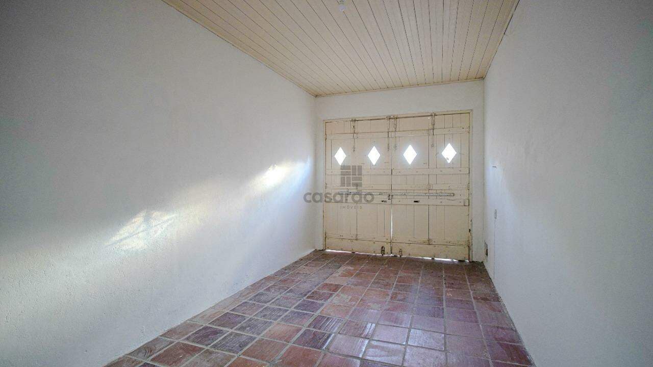 s3q6eh-casa-comercial-no-pelotas-garagem.jpg
