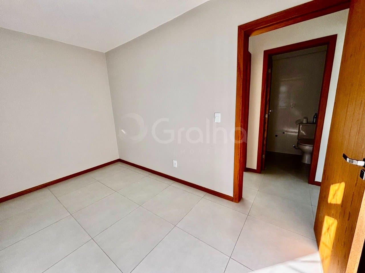 slz39a-ig41Q_4253469bd53b5a180b.jpg