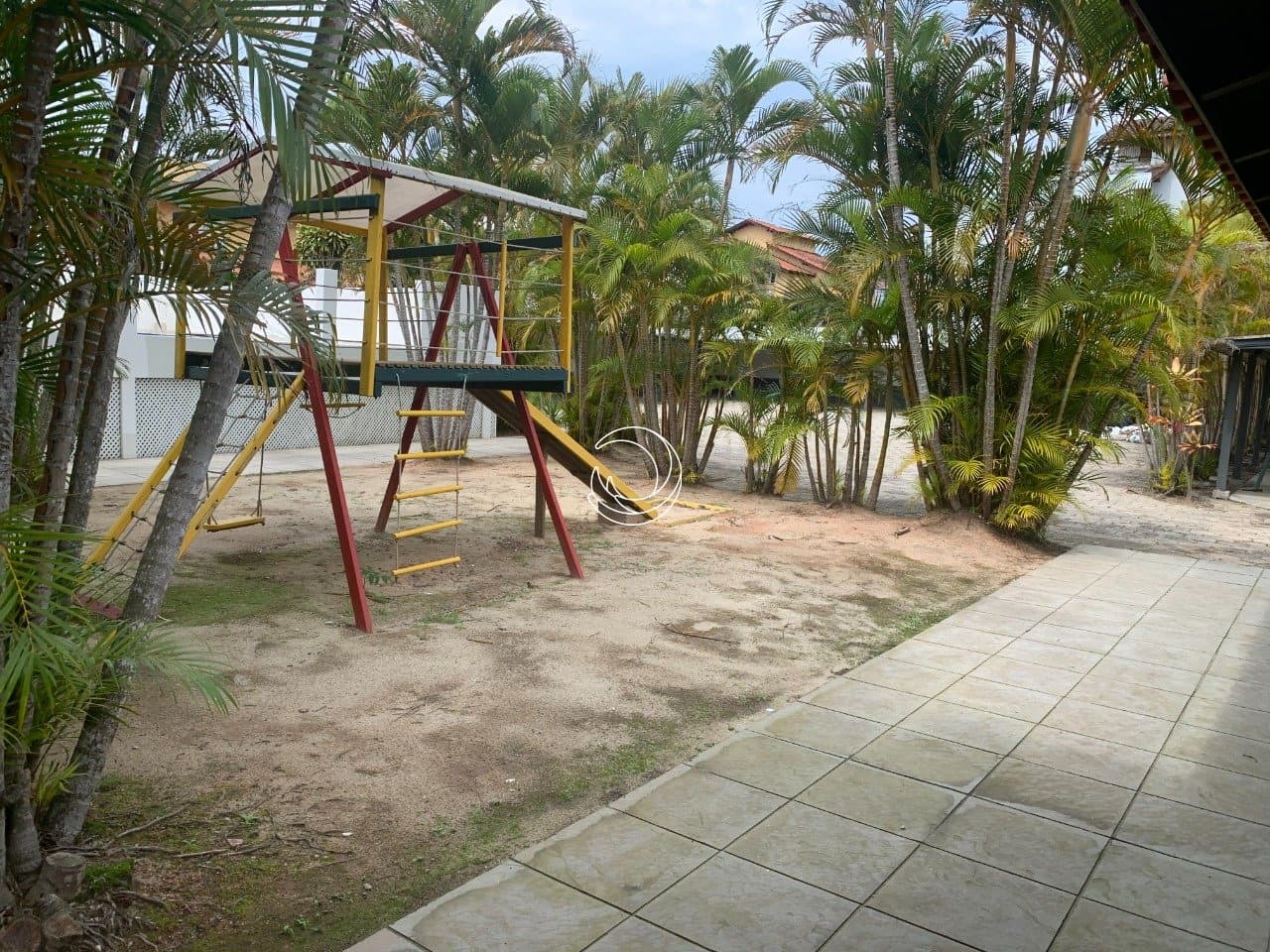 stplu-ia9H8Y269_203635f5a260357652.jpg