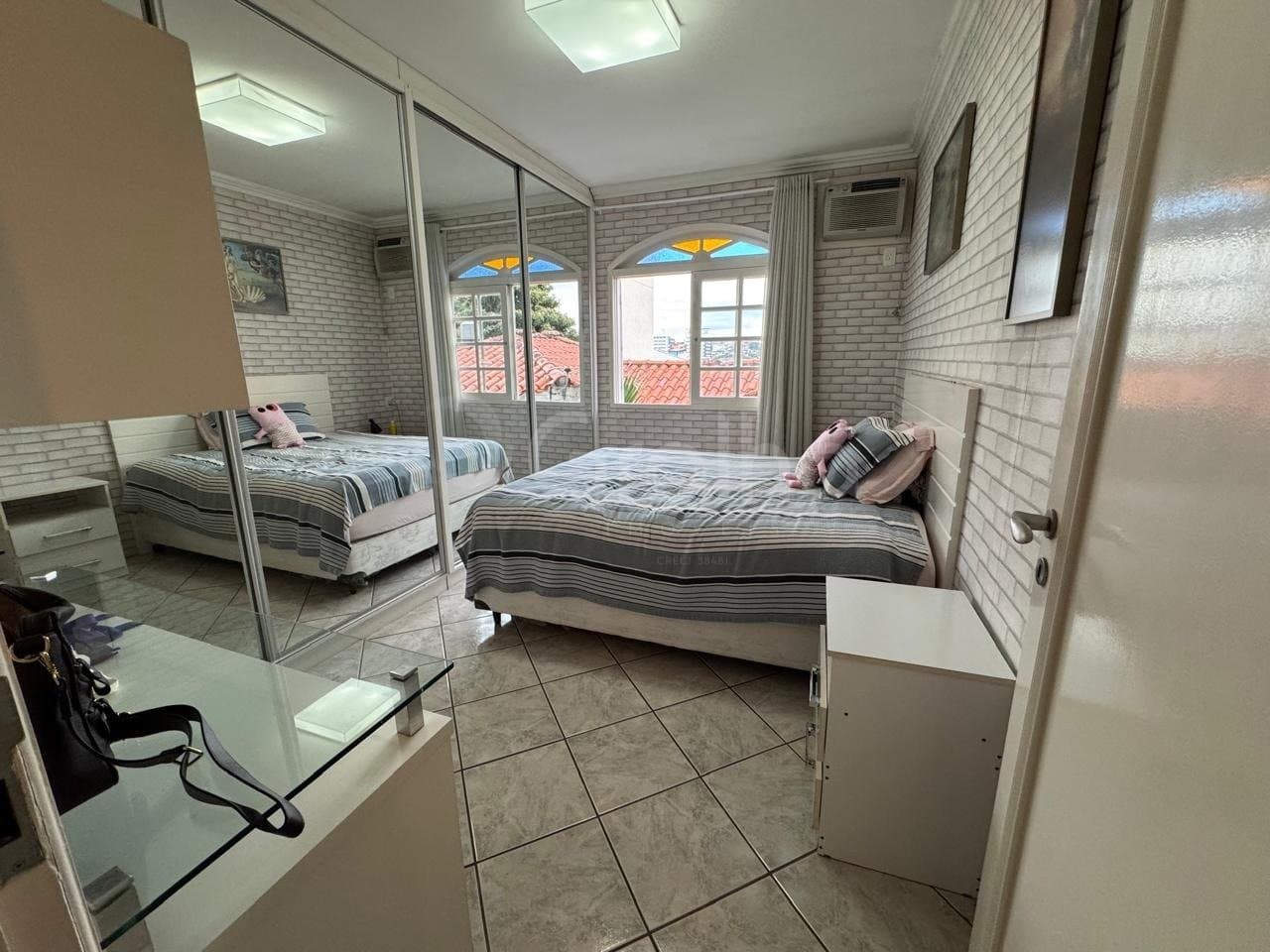 t9qasr-i2582m1i7_432336a08e32dcdc4a.jpg