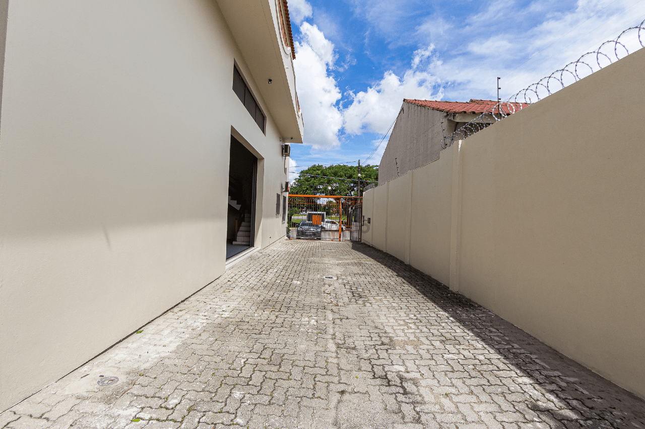 ud8tuh-loja-no-pelotas-patio.png