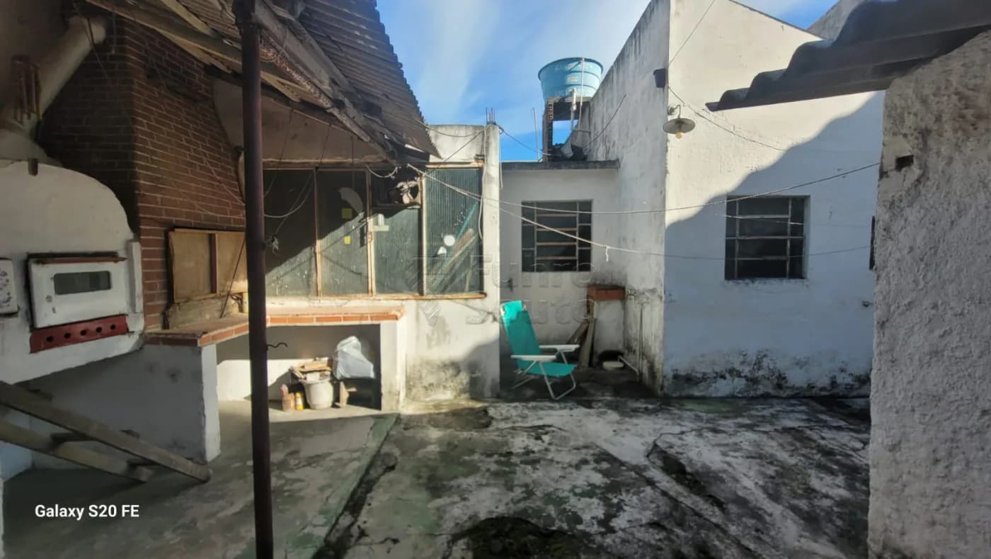 ui08d7-patio.webp