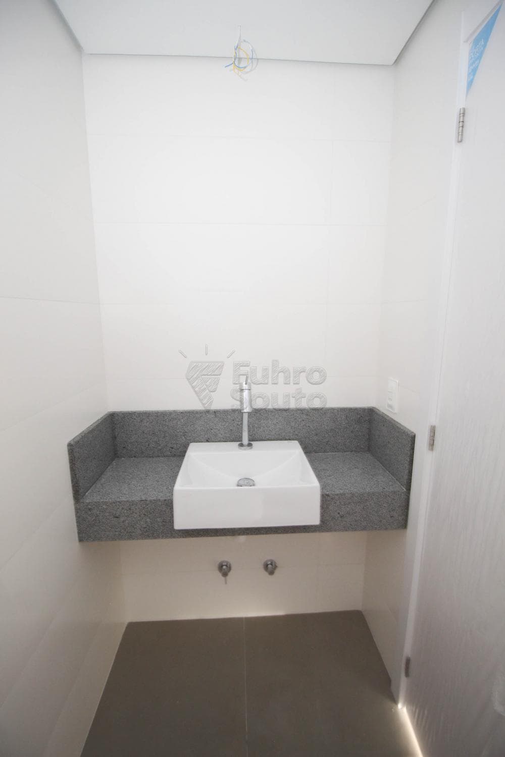 ui4aki-banheiro-suite.jpg
