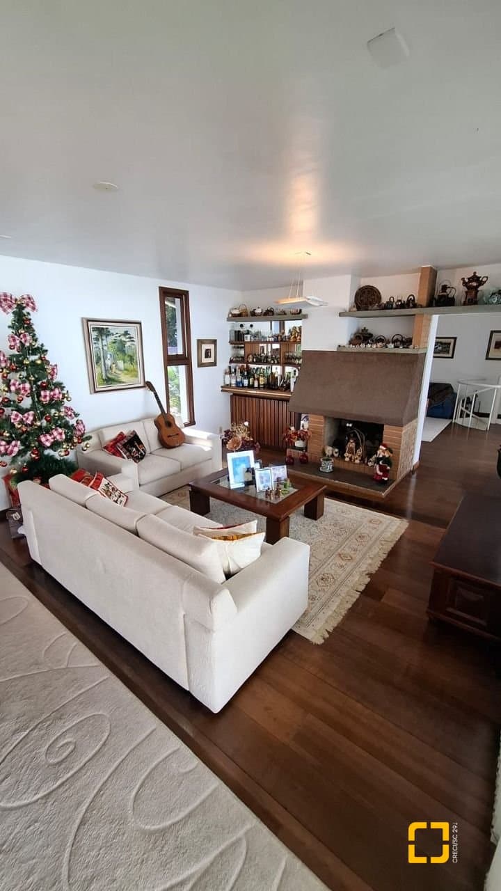 uizl9e-sala-lareira-1.jpg