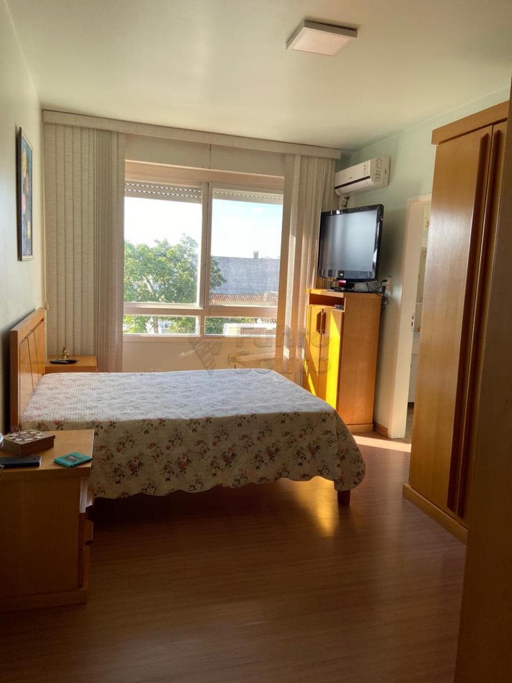 ujrvd-quarto.jpg