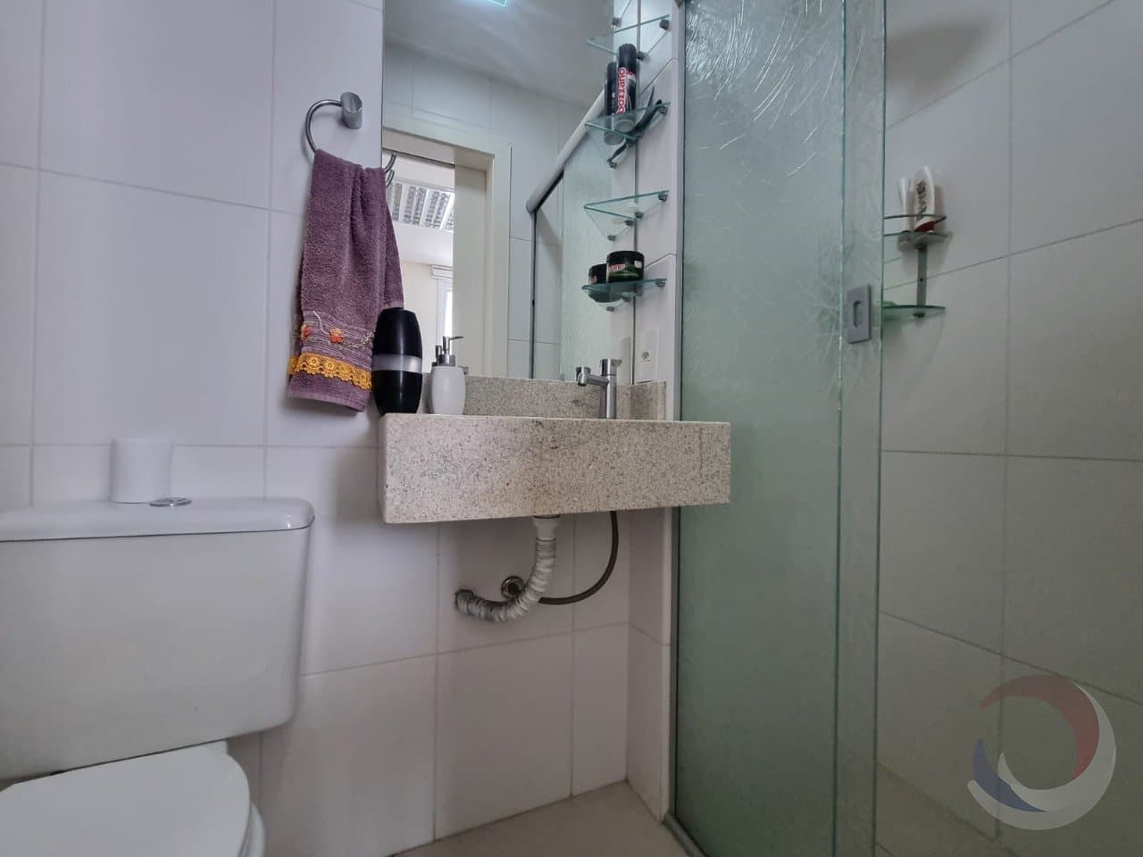 uq4bbh-i346Zan0lzb9R8W5_3056664edffbf8364b.jpg