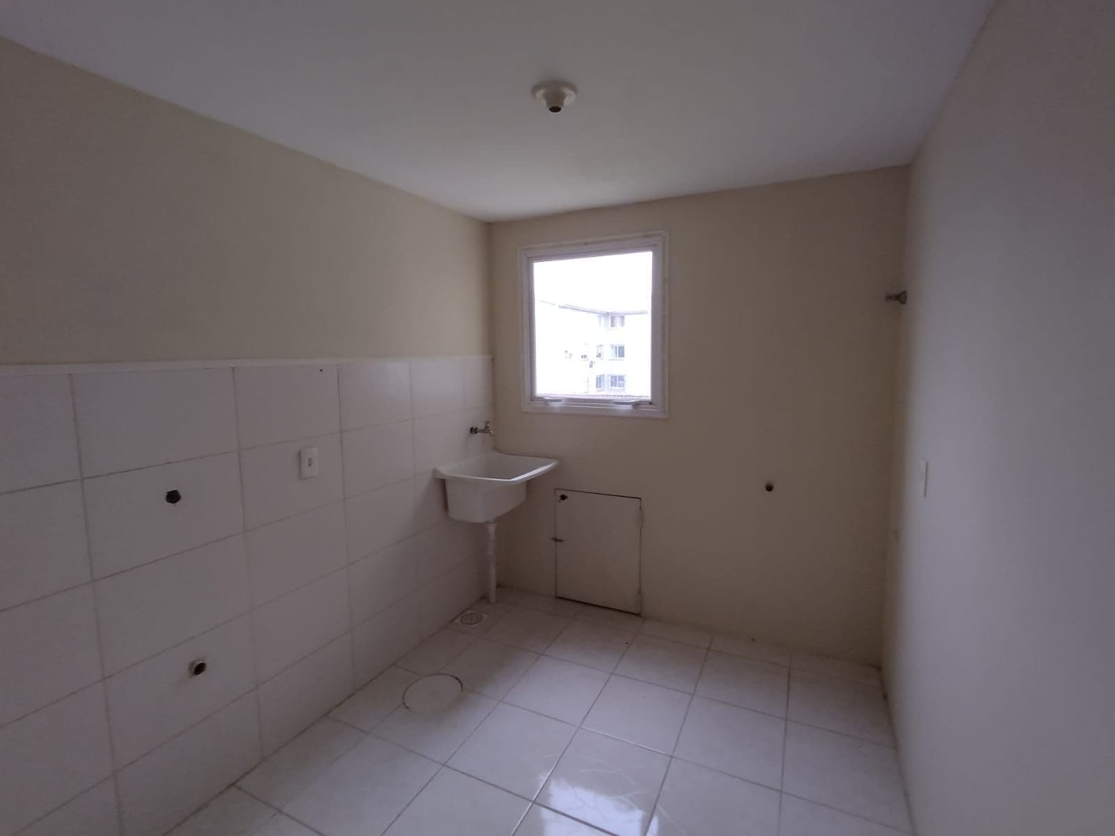 v1889-img-12560335