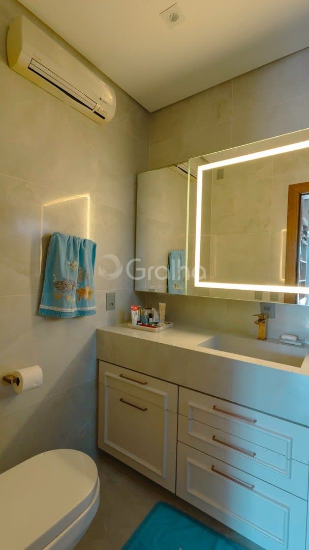 v2tiwa-i6X58_38437687108ddbbee9.jpg