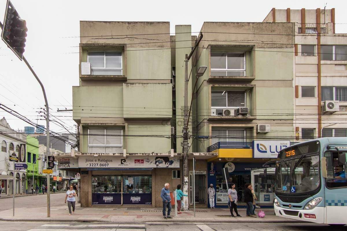 vp7wom-sala-no-pelotas-fachada.jpg