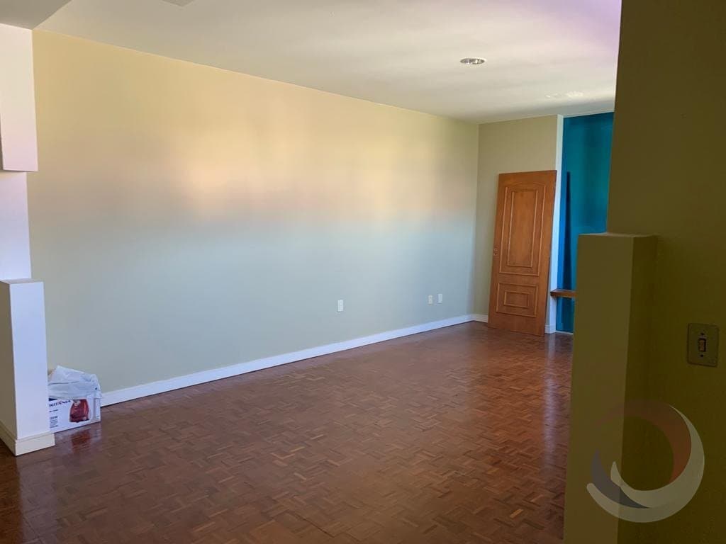 vrerxt-ifl6qi4W1lJ9mos6_2779363da6f8b86215.jpg