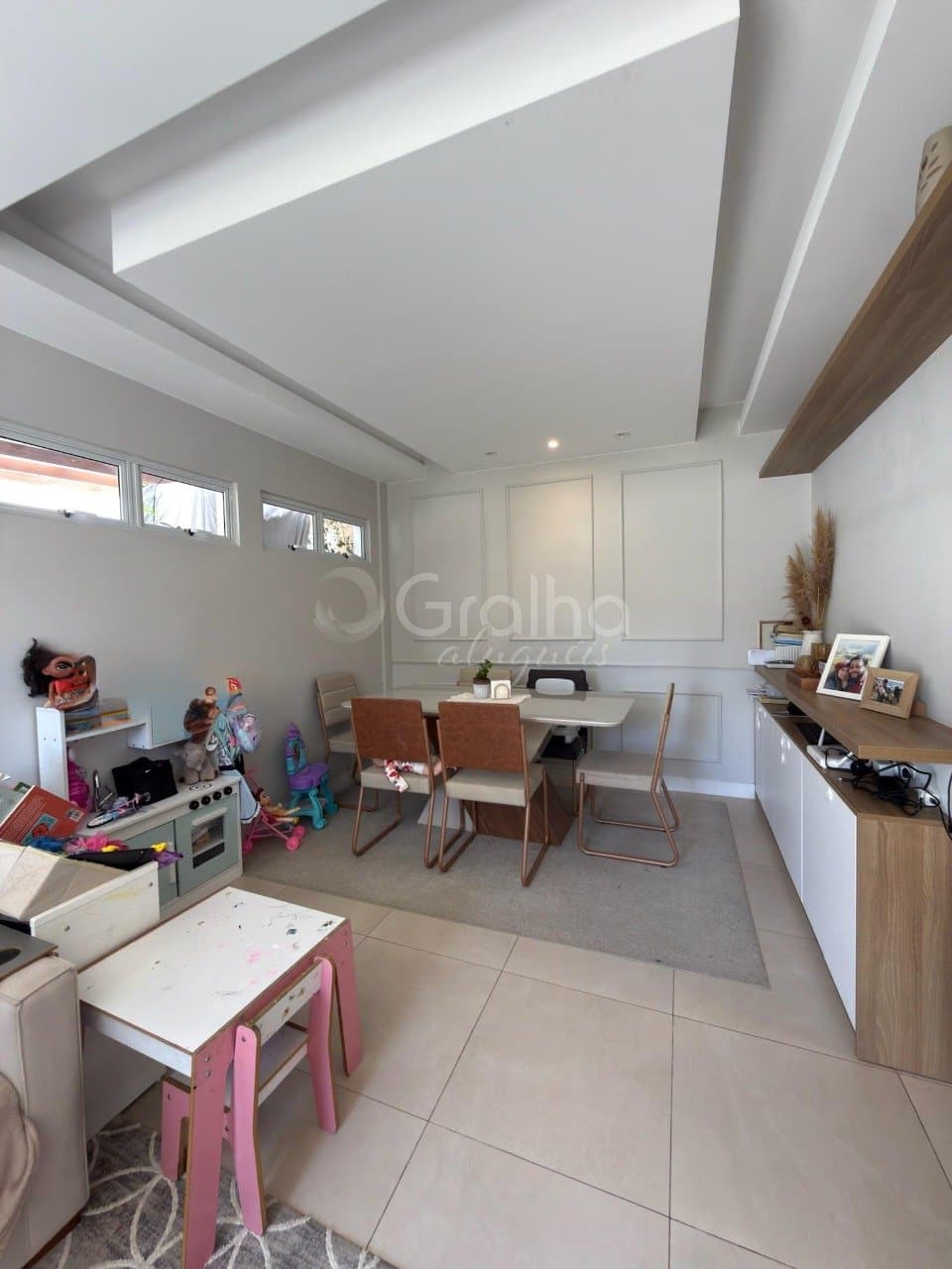 w9fx9-ipO9Z5439854JR_2881969f3a3294fede.jpg