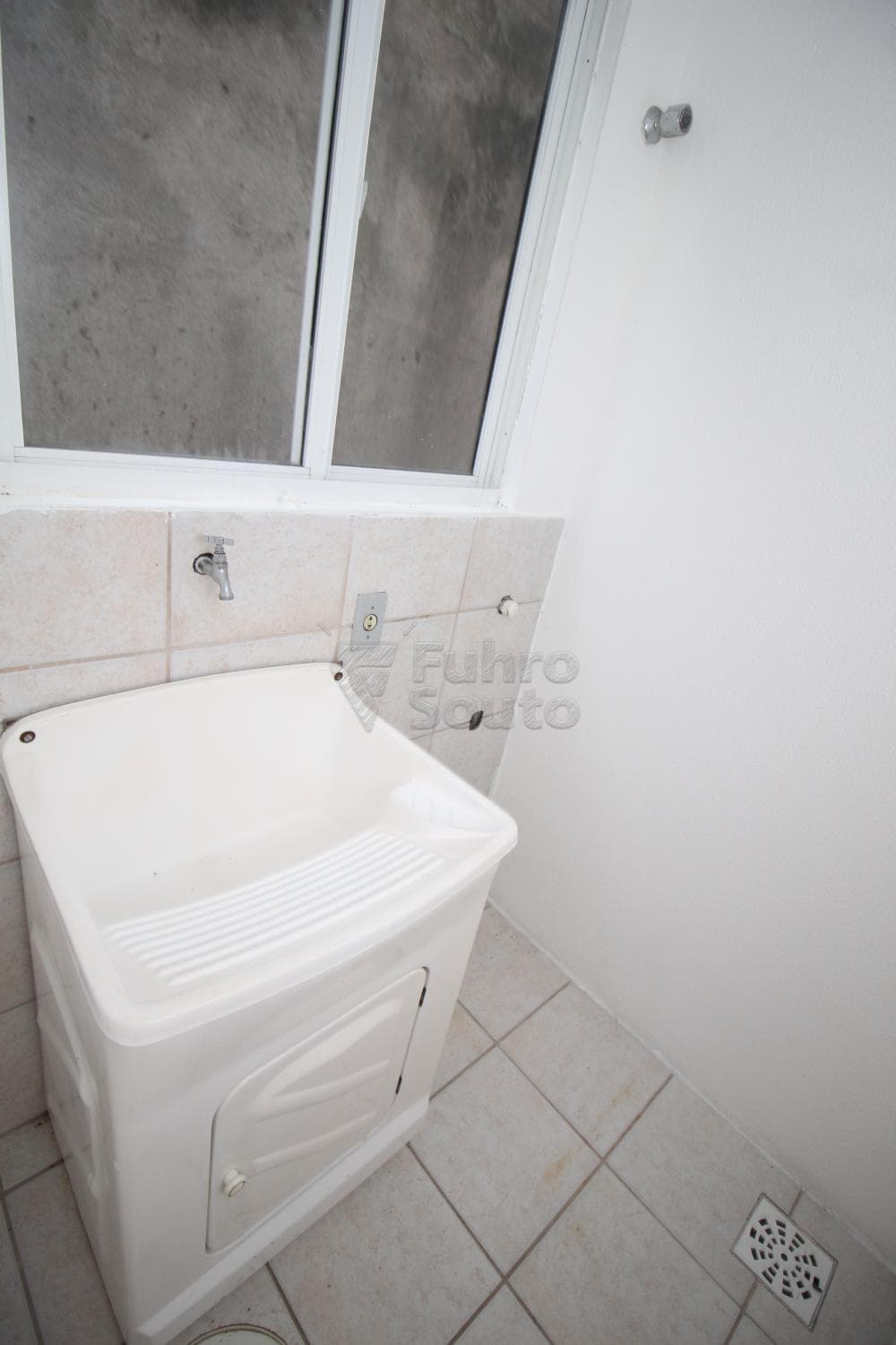 x4vu0j-area-de-servico.jpg