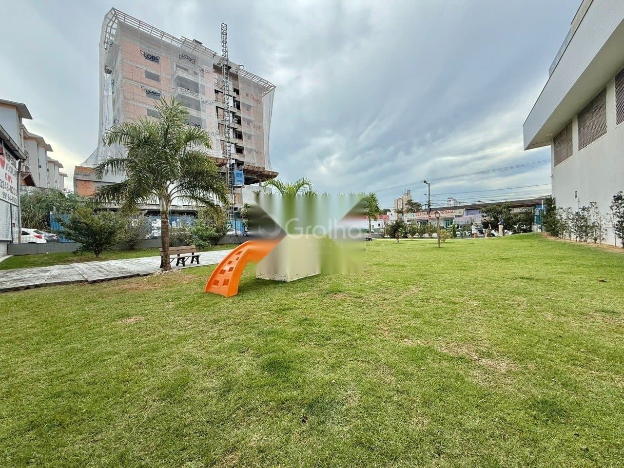 xoqogv-it7B87473vJJZMKR467_3917468753d4644f18.jpg