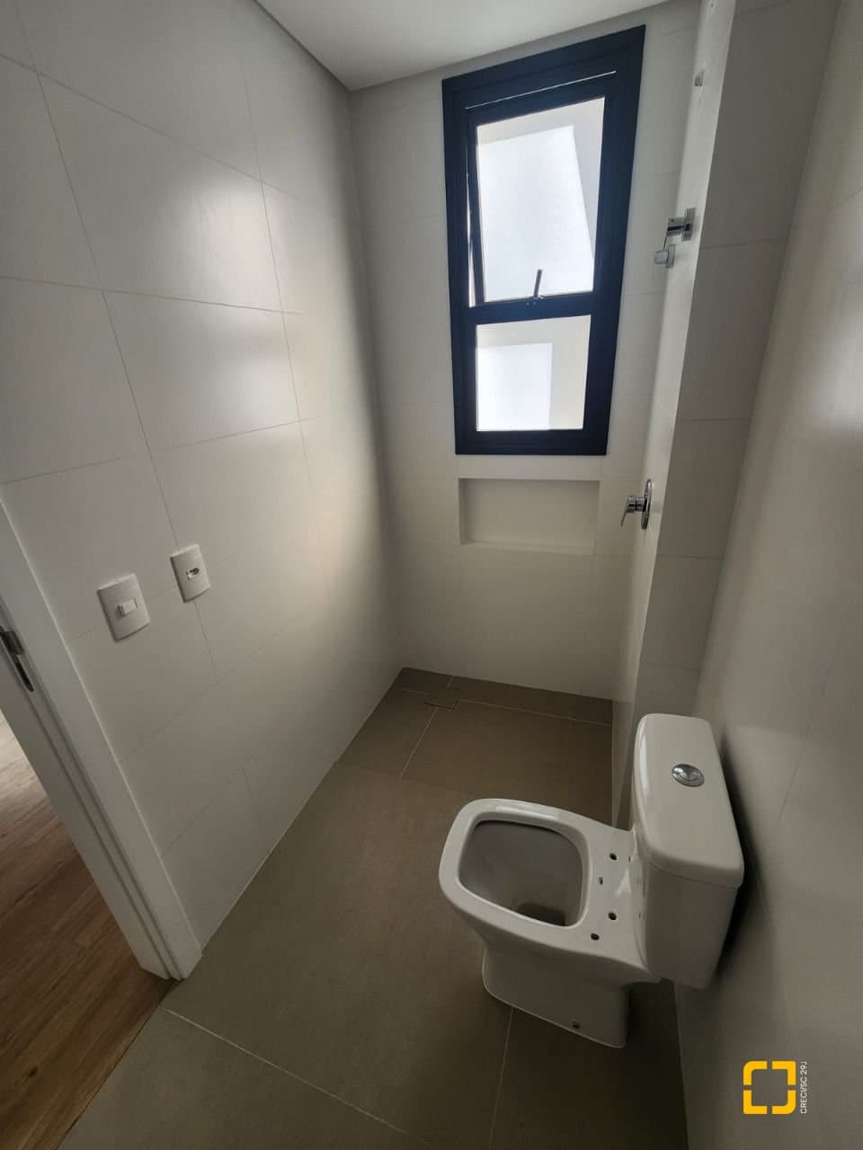 xvwduf-iBU446i_561436870014850fe1.jpg