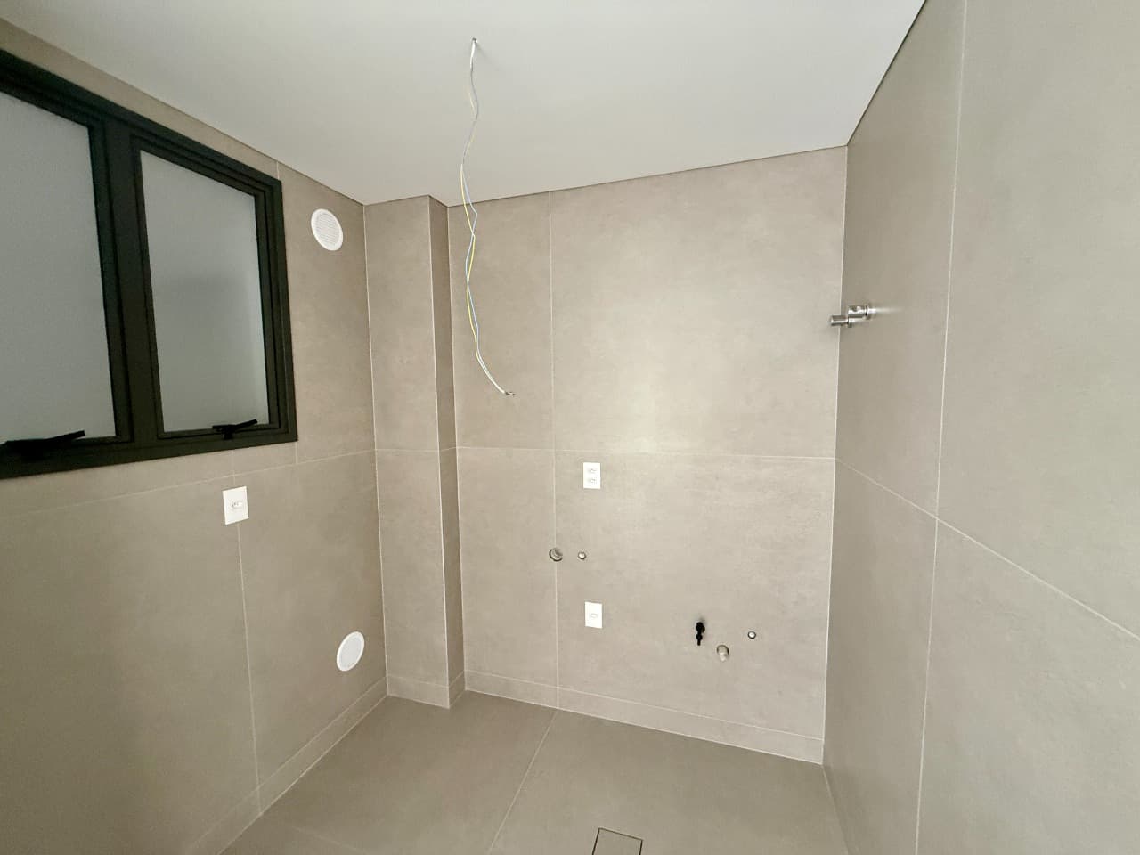 yhpqul-i7xV6J5_4034468e92597b7e63.jpg