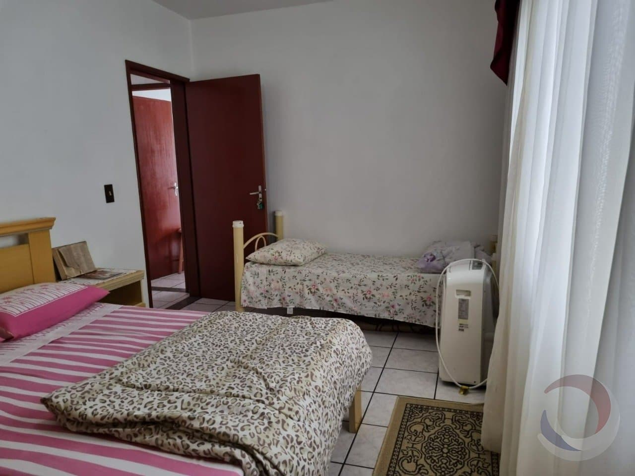 ynrfqw-ilIc2I_240766227cccdd2590.jpg
