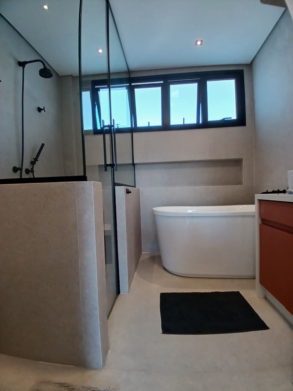 yv5q5b-iV72zOk8a_379616807f47b44321.jpg