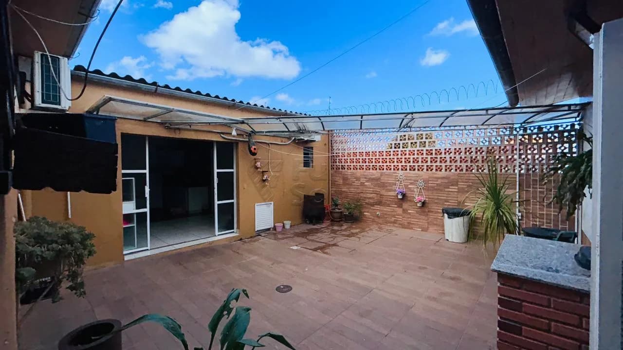 z3fj4l-patio.webp