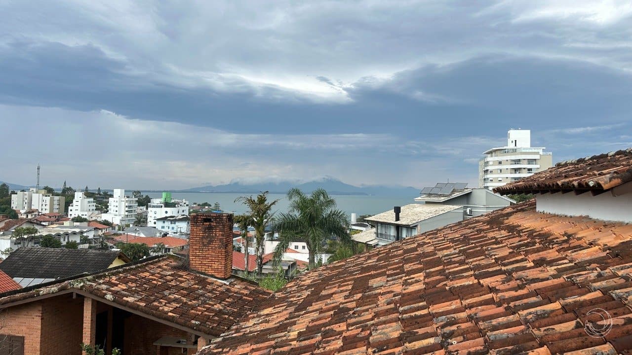 z6gi23-iSo9PRIGnR88H48_341376675cfab79ad0.jpg