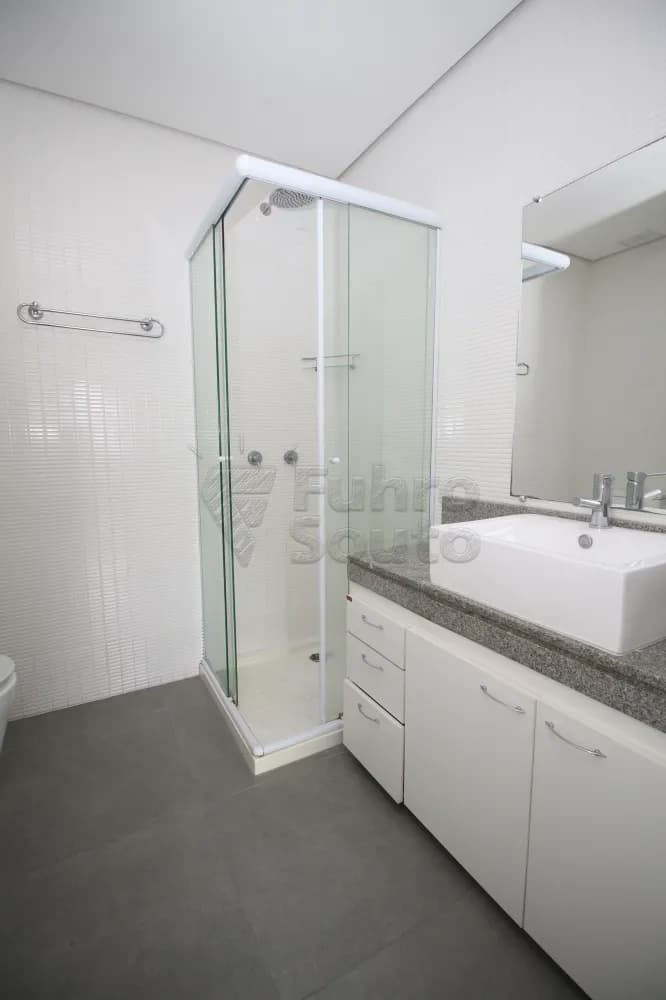 zh7659-banheiro-suite.webp