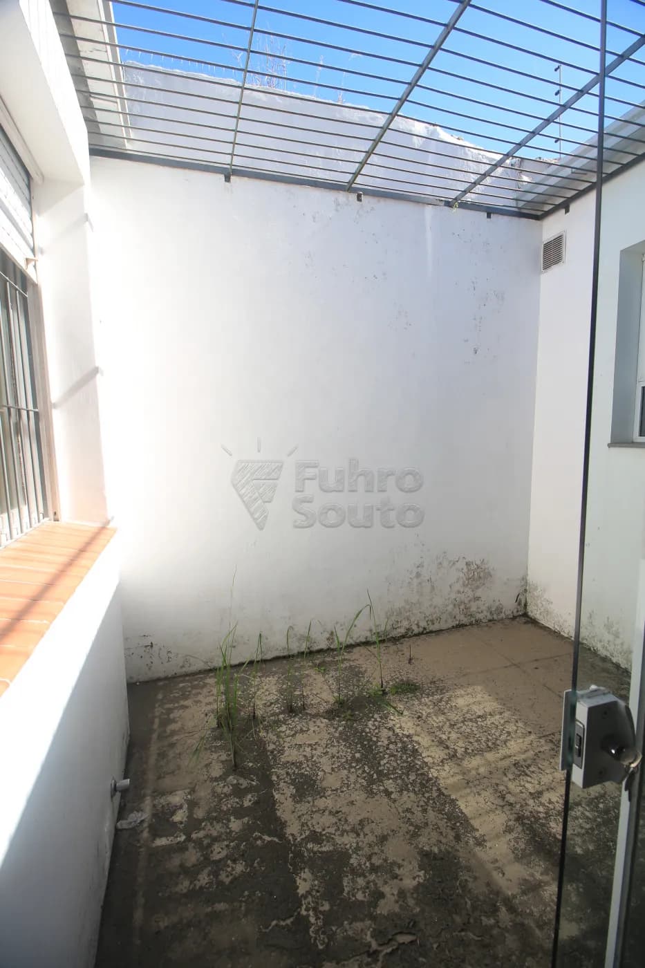 01ijp-pelotas-comercial-casa-centro-29-04-2025_00-08-47-13.webp