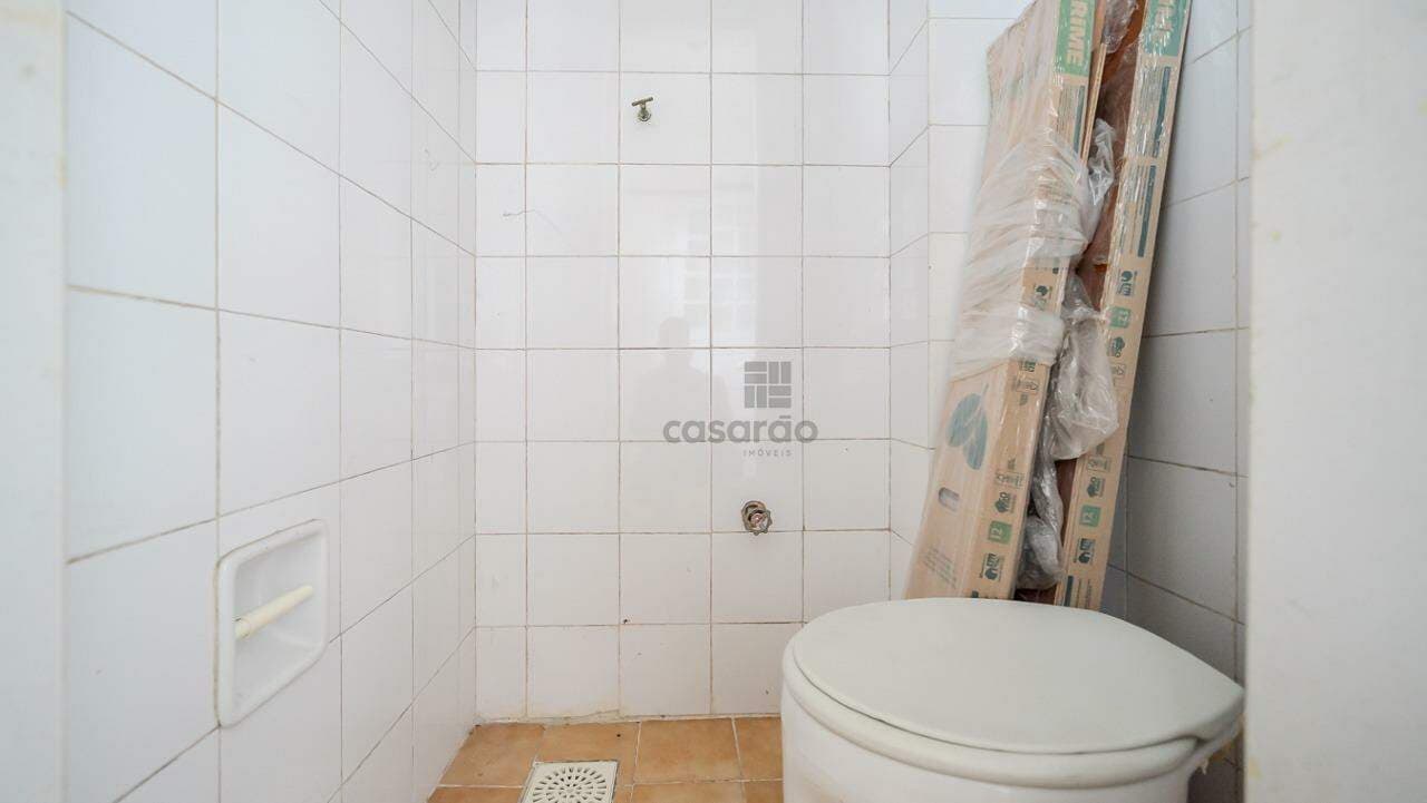 065tp-apartamento-2-quartos-no-pelotas-banheiro-auxiliar.jpg