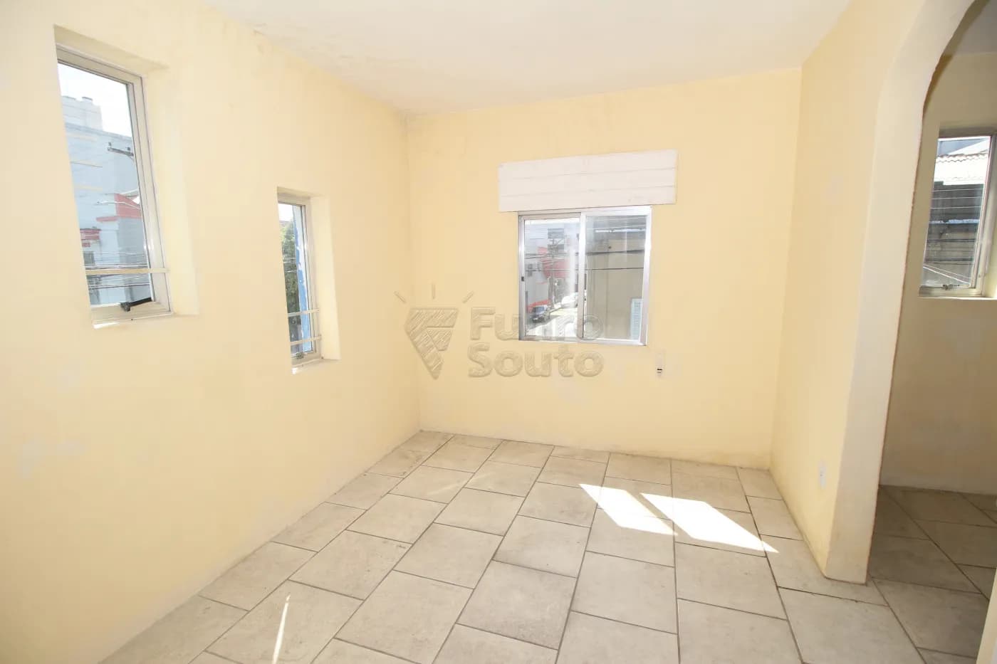 0743vr-pelotas-comercial-casa-centro-08-02-2024_22-13-54-17.webp