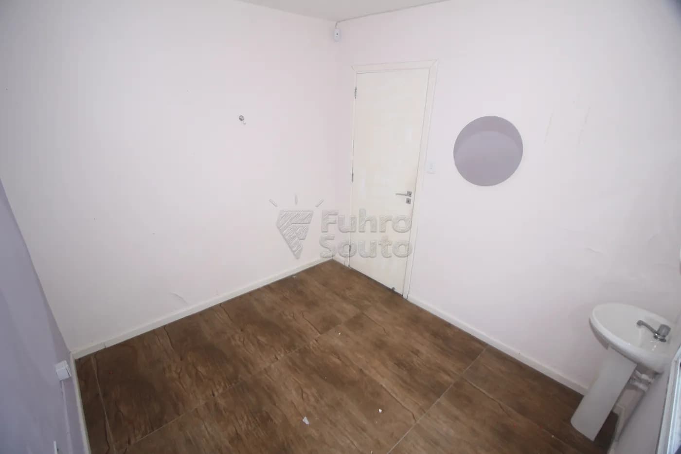 09ypre-pelotas-comercial-casa-centro-20-02-2025_01-40-23-25.webp