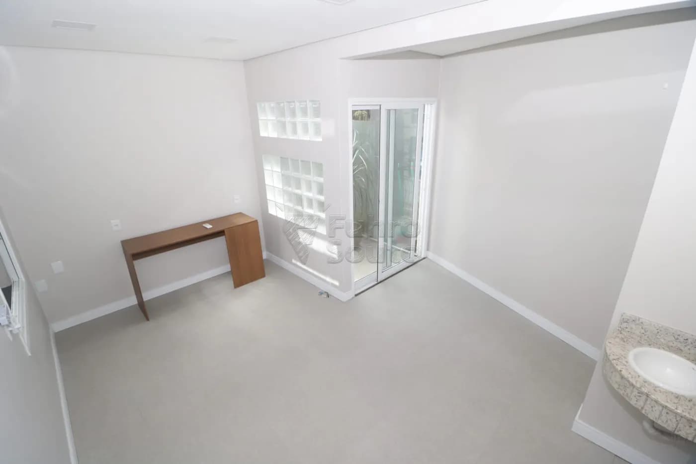 0b0bf-pelotas-comercial-sala-fora-de-condominio-centro-04-12-2025_11-14-12-6.webp