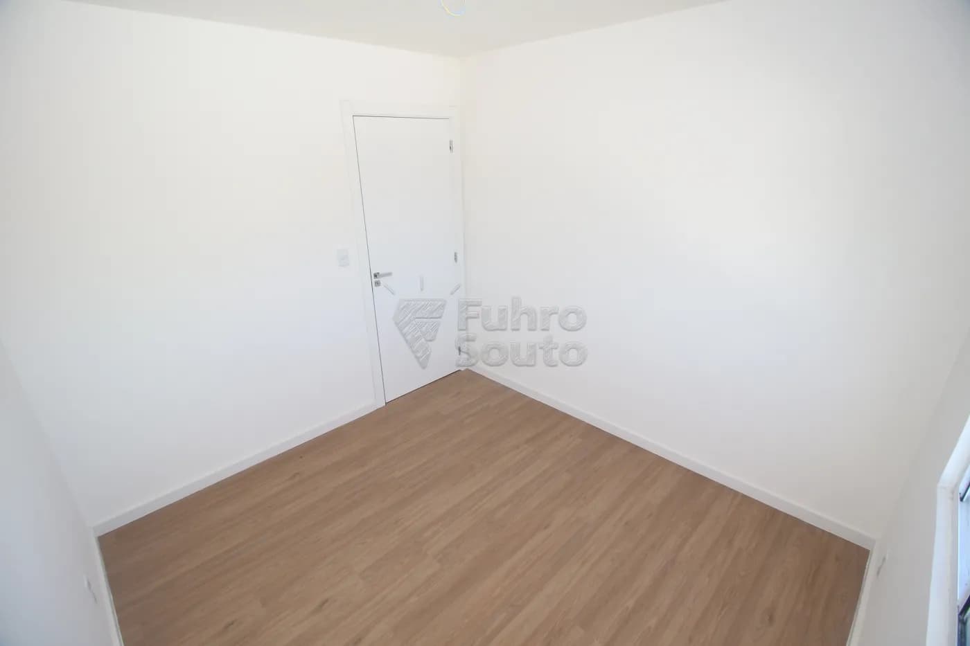 0hci9c-pelotas-apartamento-padrao-centro-08-01-2025_00-21-34-10.webp